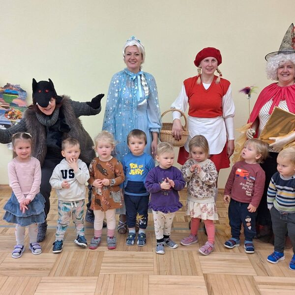 "GRĀMATU DRAUGU PIEDZĪVOJUMI" PII DZINTARIŅŠ