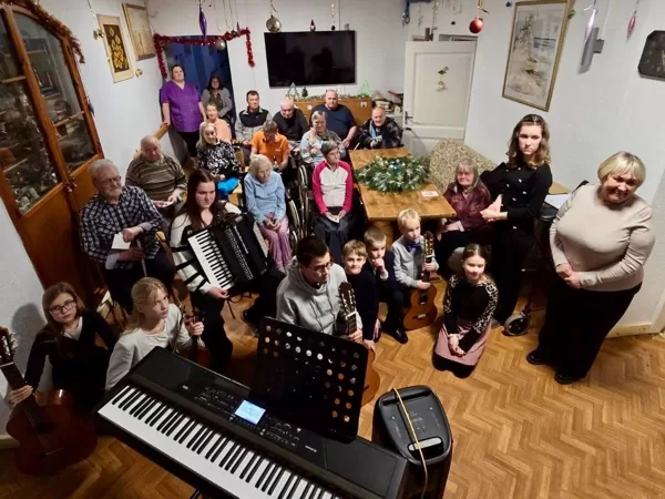 PĀVILOSTAS MŪZIKAS UN MĀKSLAS SKOLAS AUDZĒKŅU KONCERTS PĀVILOSTAS SOCIĀLĀS APRŪPES CENTRĀ